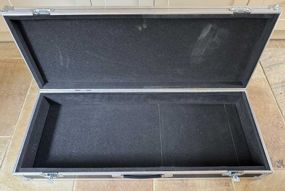 flight-case-02.thumb.jpg.420ef1e397cc03e5414c34fab567d79f.jpg