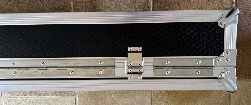 flight-case-04.thumb.jpg.296c5439b3f67dadfbddaf1d57648457.jpg