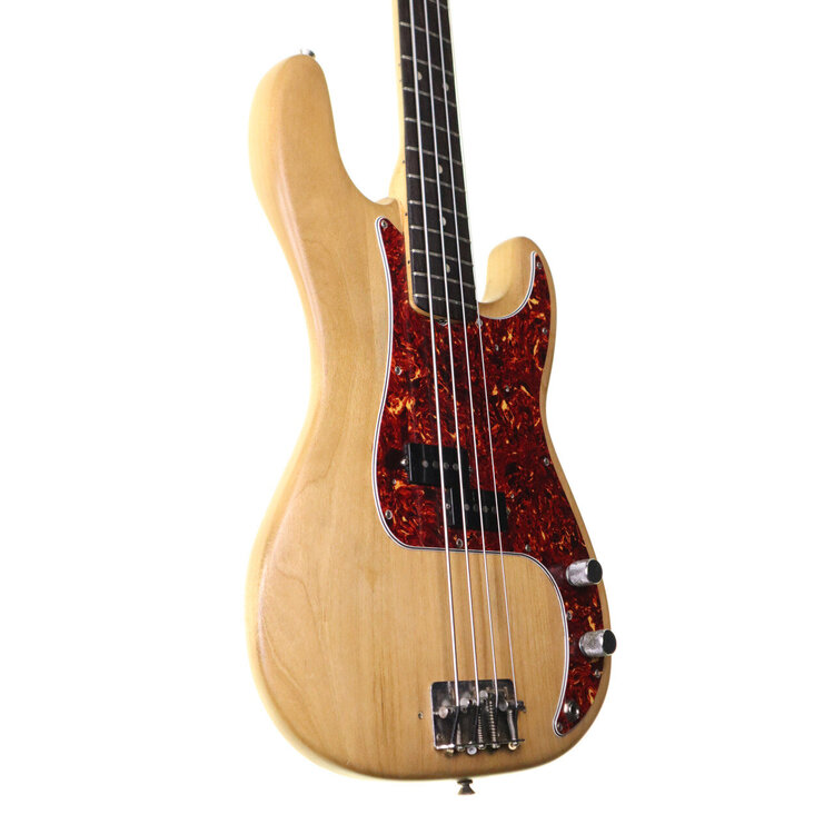 Fender 72 P 3.jpg
