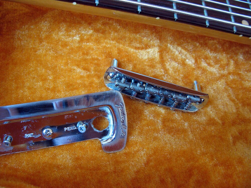 Fender_BassVI_Vendita_11.thumb.jpg.67212a2894f1064b985f9a8b0820bc69.jpg