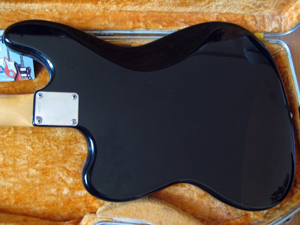 Fender_BassVI_Vendita_15.thumb.jpg.8fd85f579f74e51ee1aab45c2b91af09.jpg