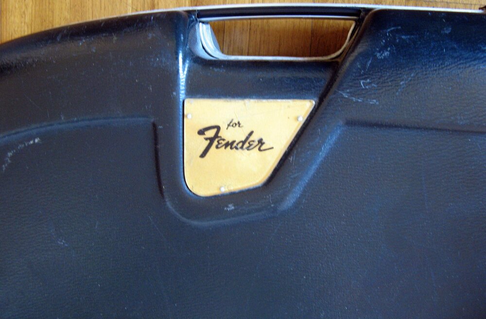 Fender_BassVI_Vendita_18.thumb.jpg.4b1dc33b035613008ff633b0c6a09ede.jpg
