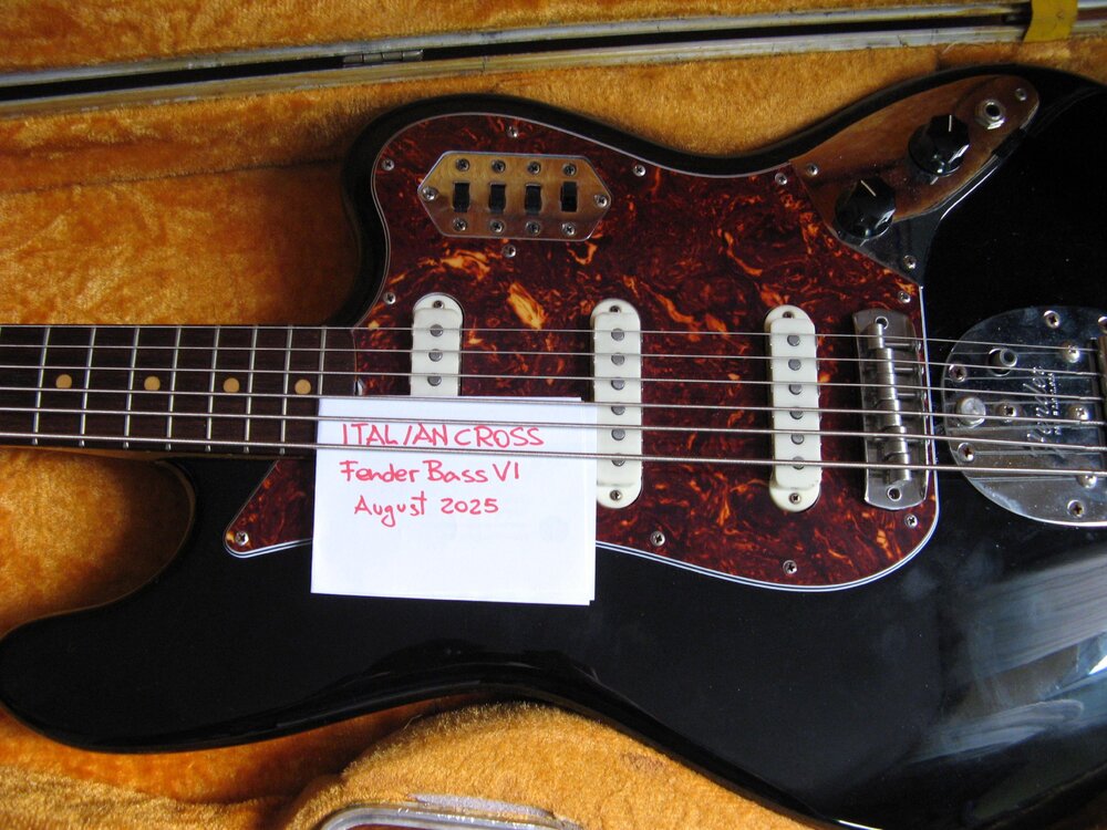 Fender_BassVI_Vendita_2b.thumb.jpg.64fba72c8d4360604b7f77a7c8140a84.jpg