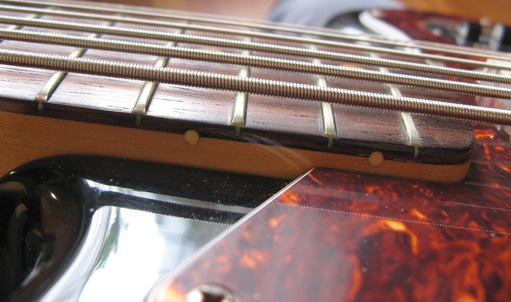 Fender_BassVI_Vendita_35.thumb.jpg.5bb2a9814692b9855629f7b920d893e1.jpg