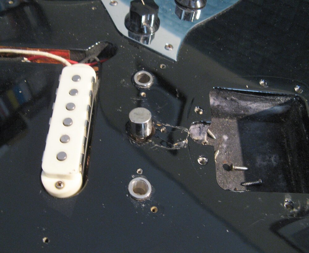 Fender_BassVI_Vendita_39.thumb.jpg.5de459e9af0f2b24241f8b2eeb4563af.jpg