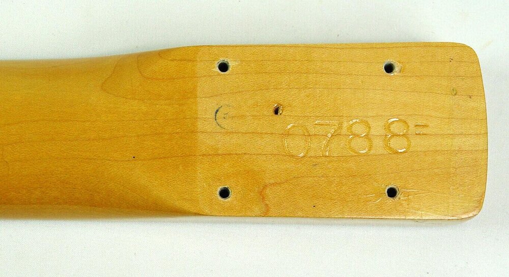 Fender_BassVI_neck_6.thumb.jpg.fca0ad3b5fd1a8885d356874e46751ec.jpg