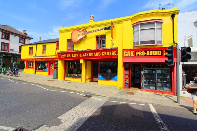 GAK25-Shop-Front-768x512-1.jpg.092b984139cd815c8f812c4dba3c2d34.jpg