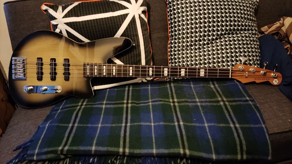 ReverendTriadontartan.jpg.7cc64aa7576b8b747e74e2fd1e4cfaba.jpg