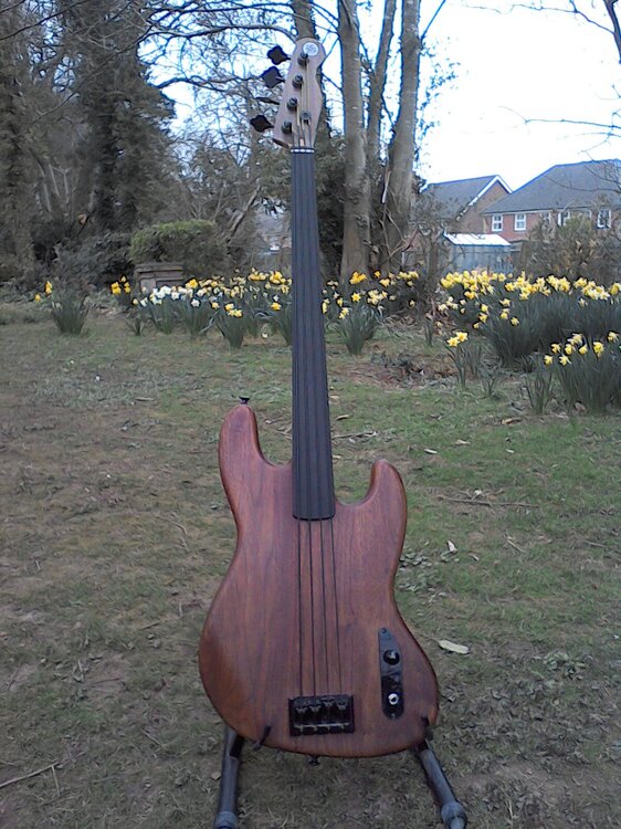 finishedpiezojbass.thumb.JPG.60596deb5d5b5875b6743c2970f6e788.JPG