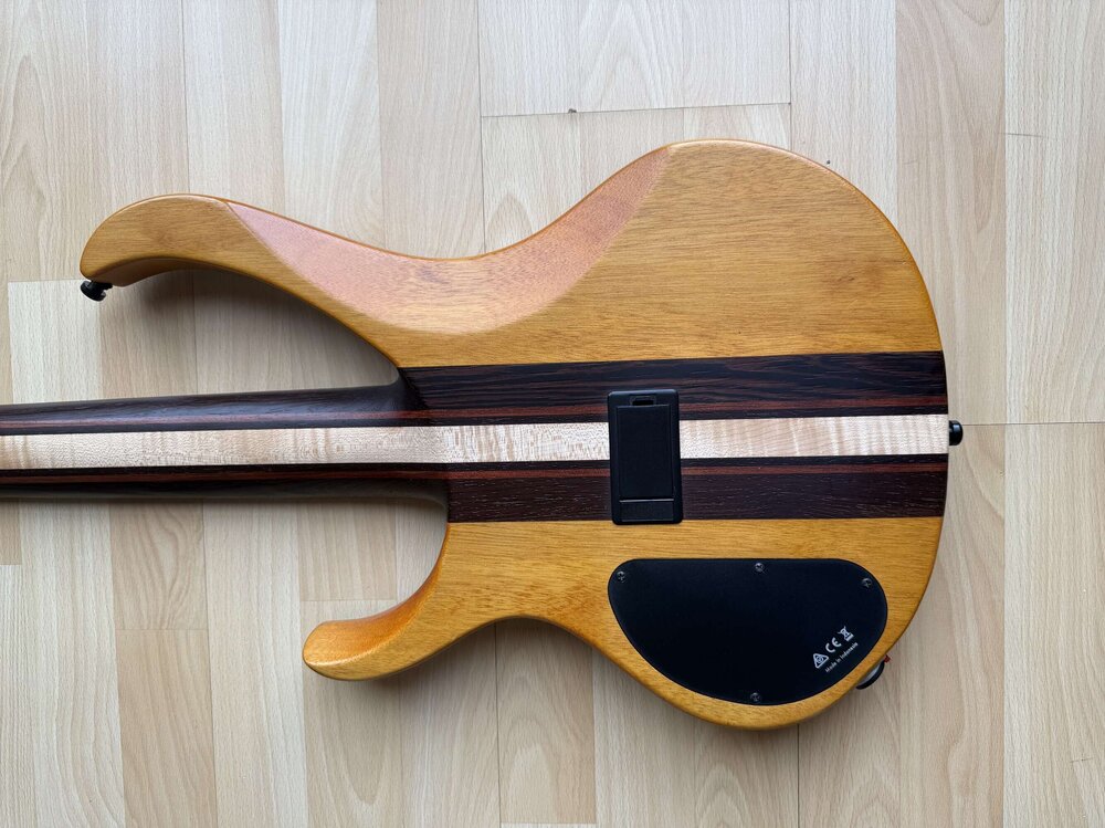 ibanez-btb-1605-5116223@2x.jpg