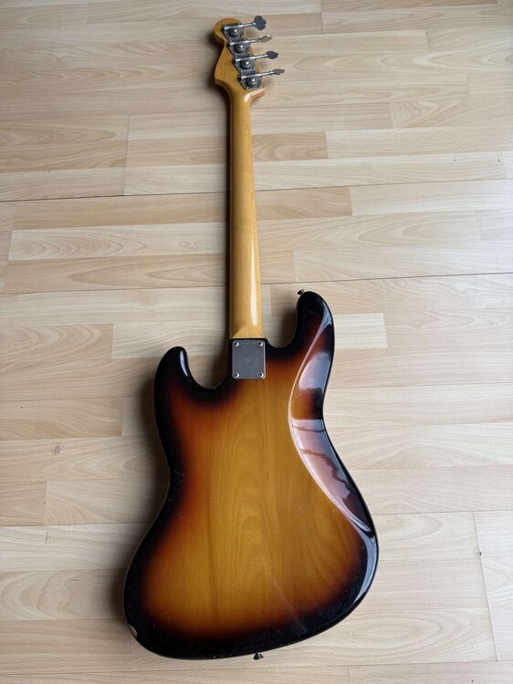 squire-jv-jazz-5116147@2x.jpg