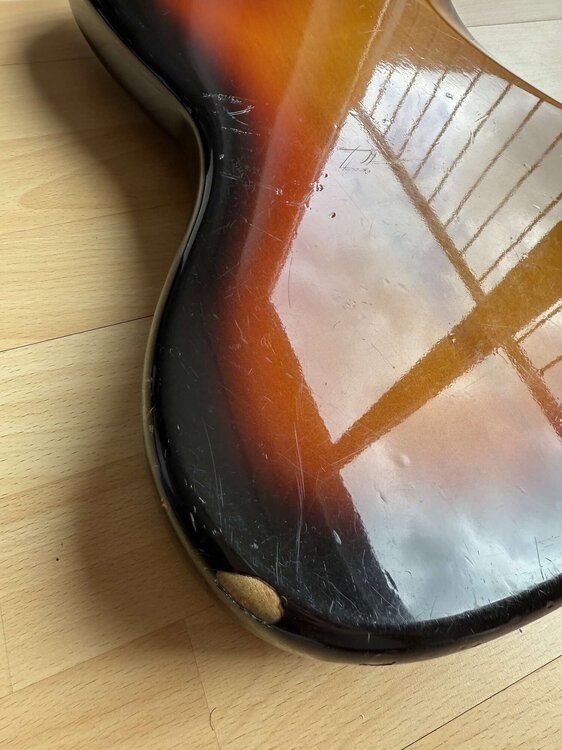 squire-jv-jazz-5116149@2x.jpg