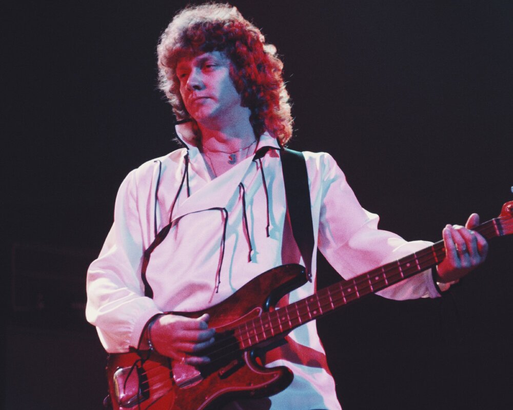 JohnLodge1975-MoodyBlues.thumb.jpeg.3144343b60123f540914e724063d1663.jpeg