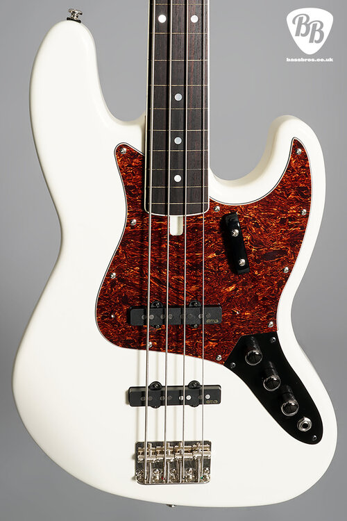 Modern-Vintage-White-Fretless-4.jpg