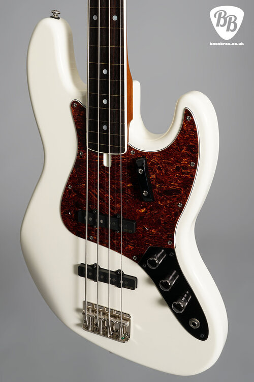 Modern-Vintage-White-Fretless-5.jpg