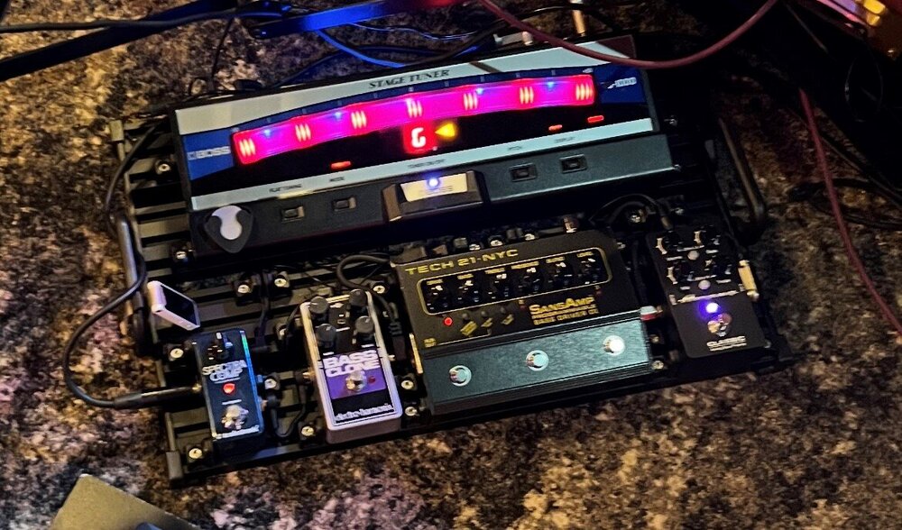 Pedal Board.jpg