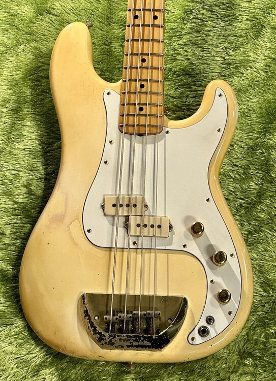 RARE BRIDGE ON FENDER BASS IN JAPAN.jpg