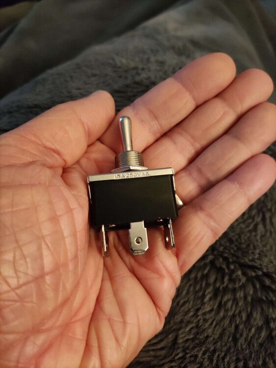 chonkyswitch.thumb.jpg.1253a7f0f894885aa499f1fb24c64c66.jpg