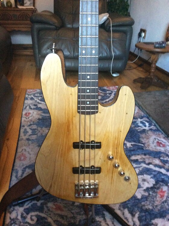 Jazz bas bitsa body front.jpeg