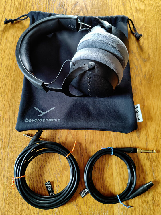 BeyerdynamicDT700ProX(7).thumb.jpg.eacc3a4bb7ed00af0d550cecac569a10.jpg