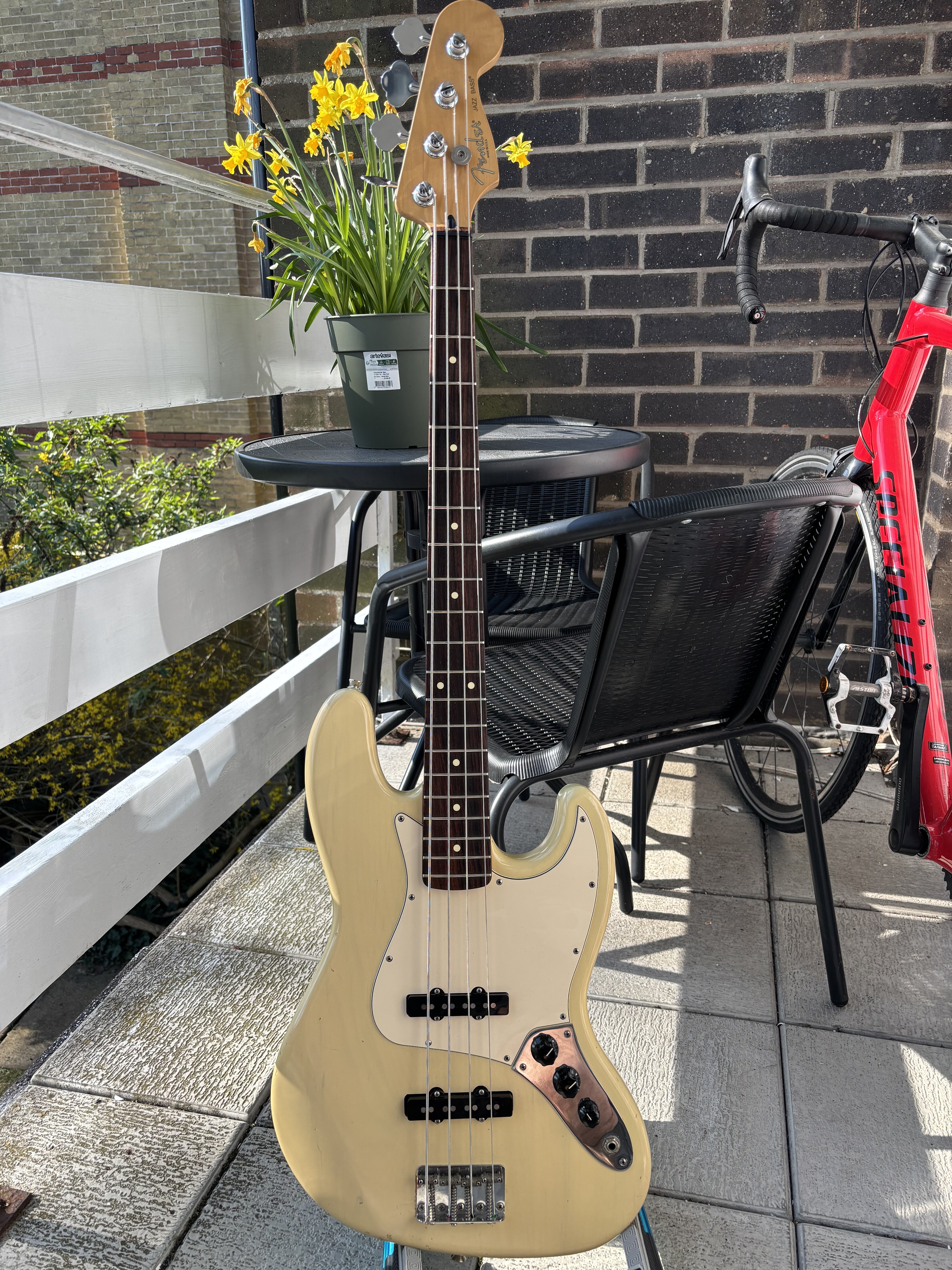 Fender Highway One Jazz Bass price drop now £800 - *WITHDRAWN